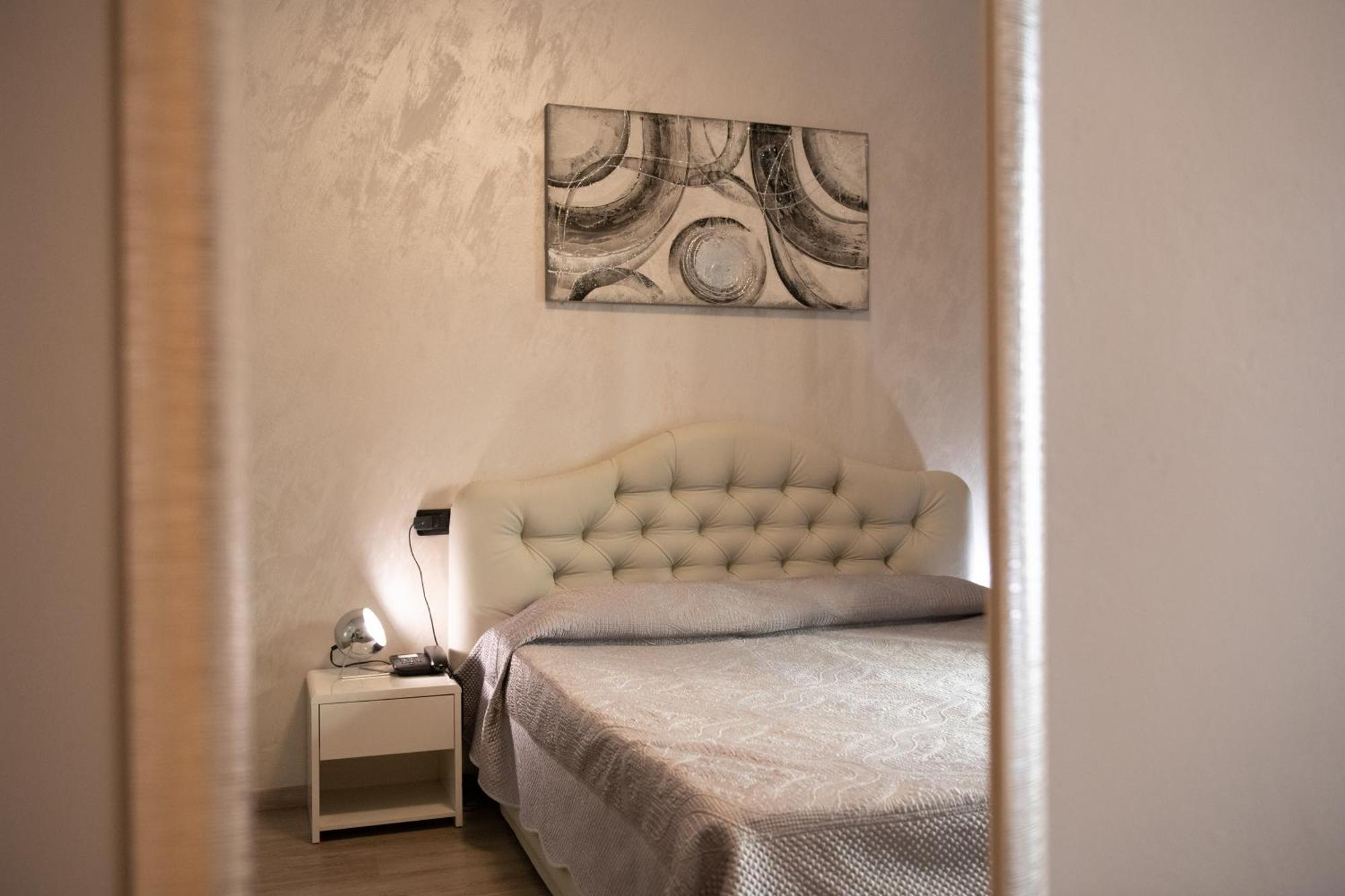 Alessi Appartamenti Desenzano del Garda Ngoại thất bức ảnh