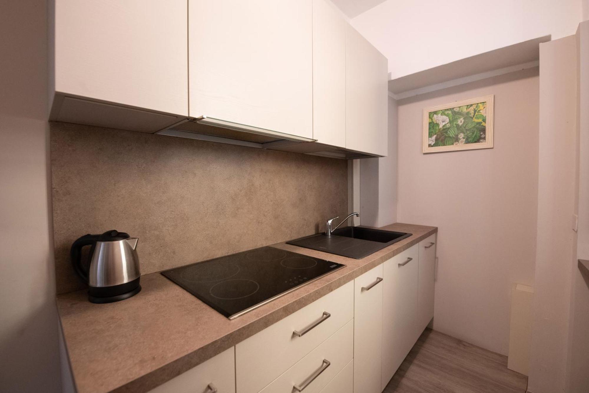 Alessi Appartamenti Desenzano del Garda Ngoại thất bức ảnh